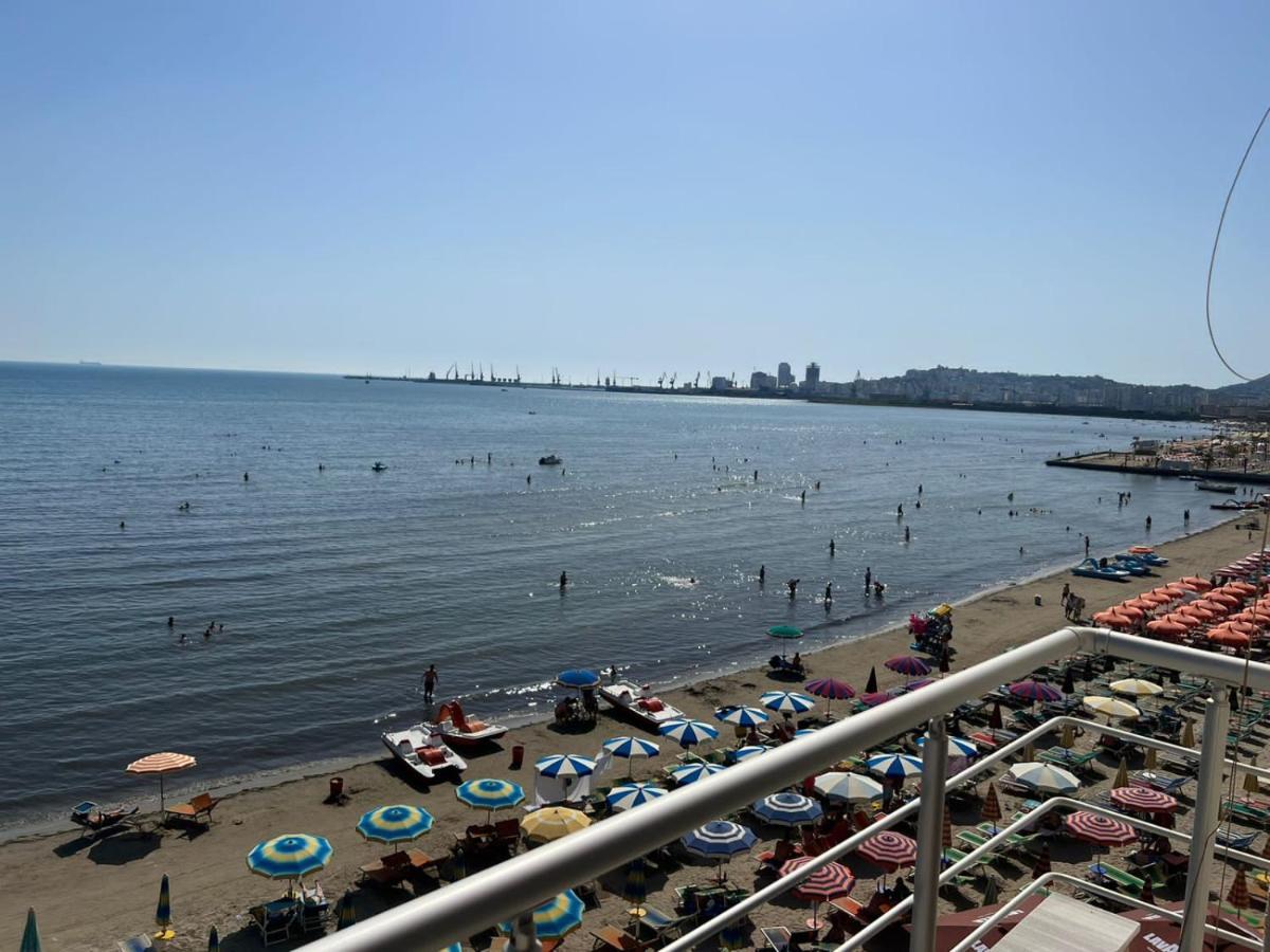 Blue Sky Apartaments Durrës Esterno foto