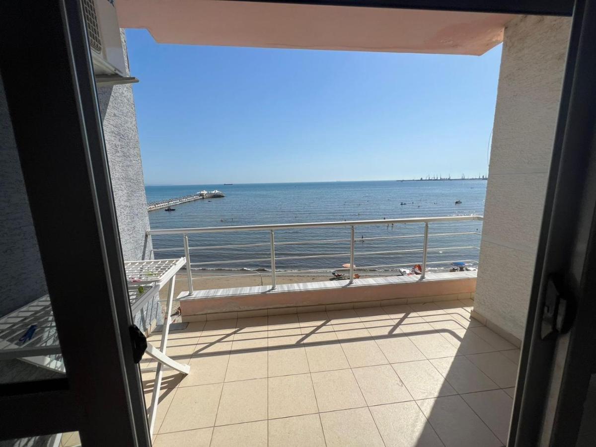 Blue Sky Apartaments Durrës Esterno foto